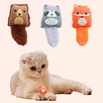 Cartoon fox kujuline kassi mänguasi armas väike pesukaru orav nibbling mänguasi loominguline kass mint kass padi