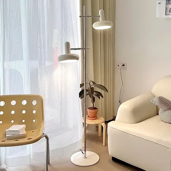 Põhjamaade LED põrandalambid Kaasaegne Minimalistlik Romantiline Home Decor Vertikaalne Lamp Magamistuba Öö Uuringu elutoas Diivan Korrus Tuled